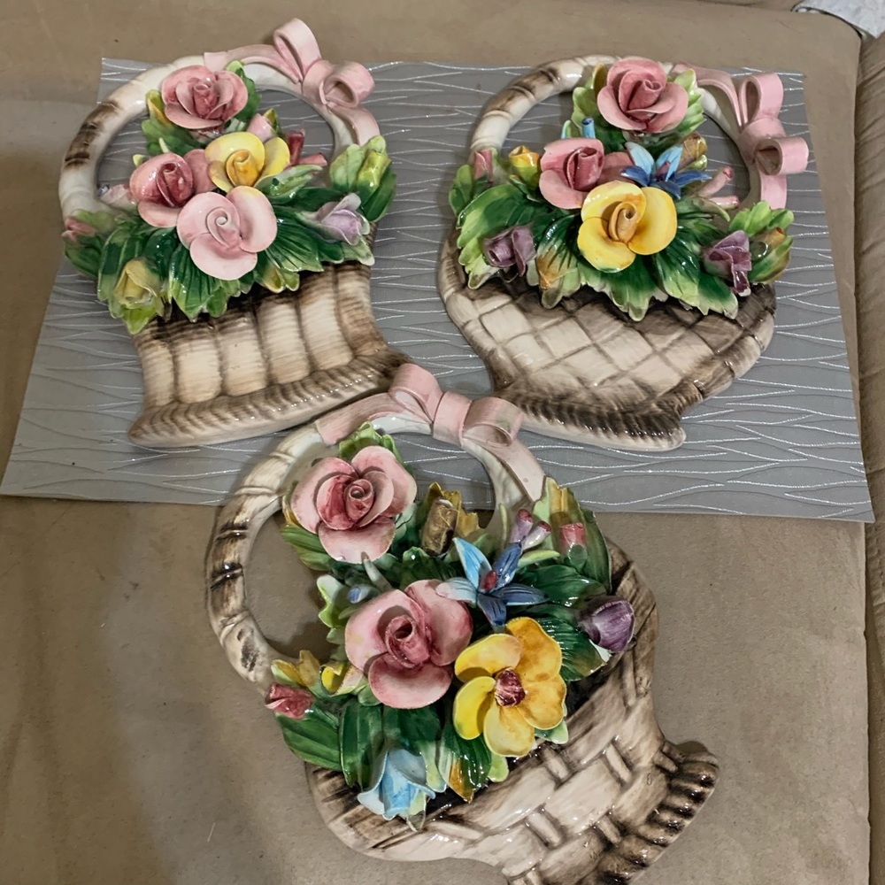 Capodimonte wall hanging